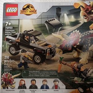 Lego Jurassic World Black Pickup Truck with Triceratops
